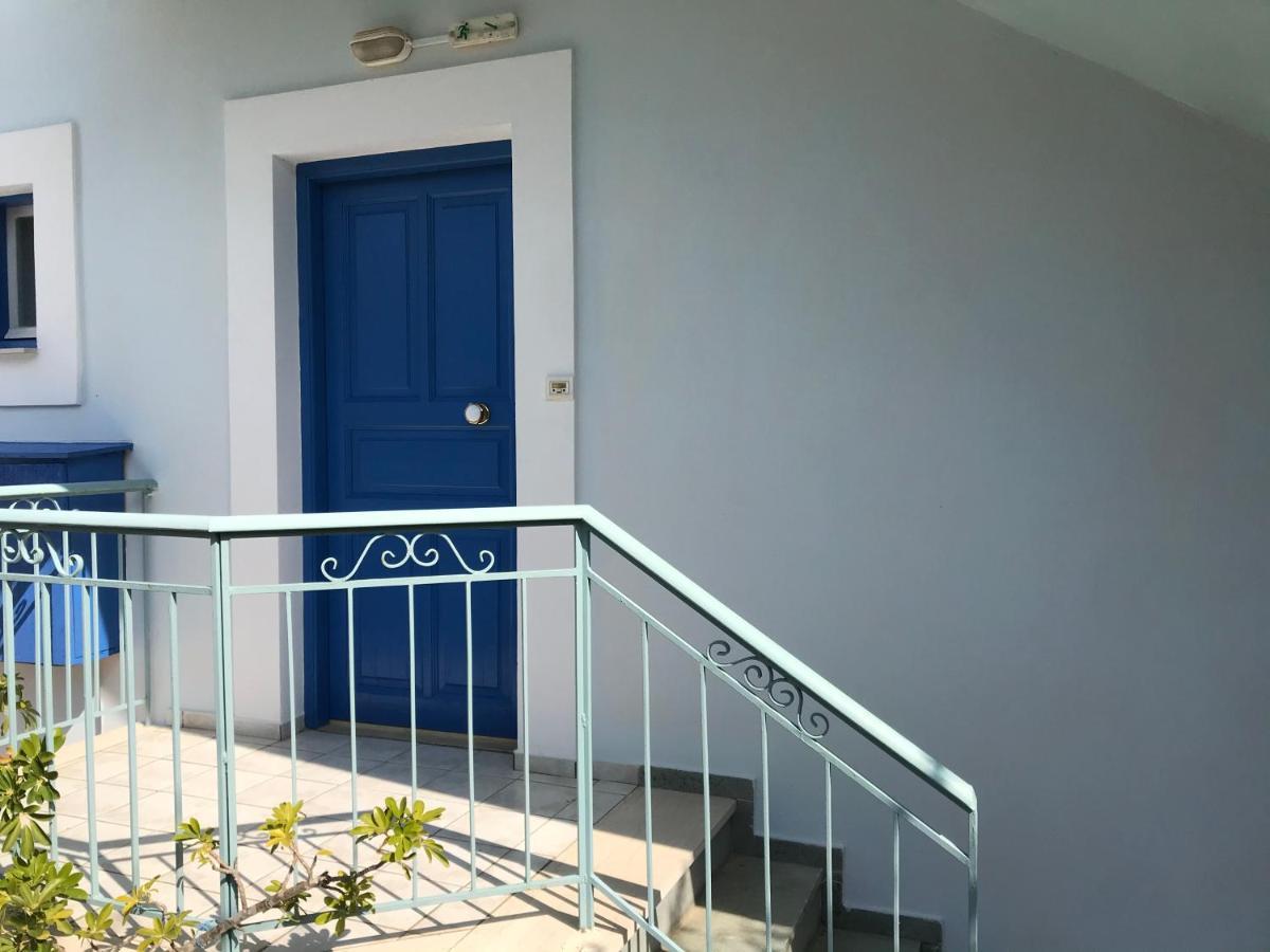 פיניקונטה Ilias Apartments מראה חיצוני תמונה