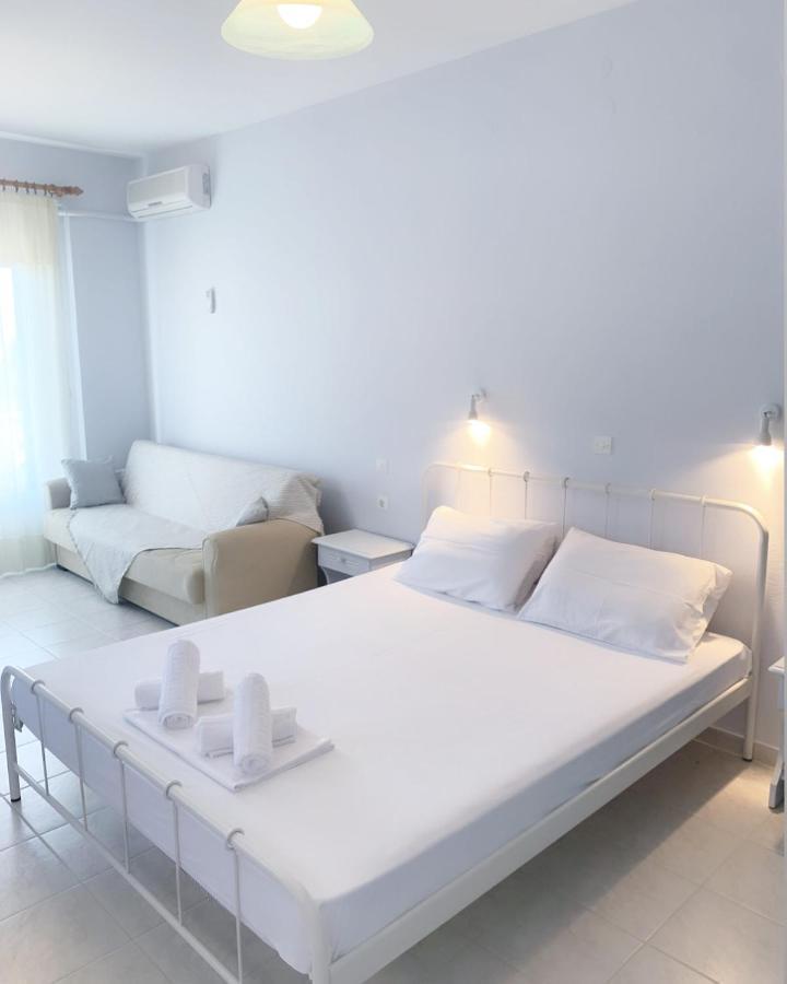 פיניקונטה Ilias Apartments מראה חיצוני תמונה