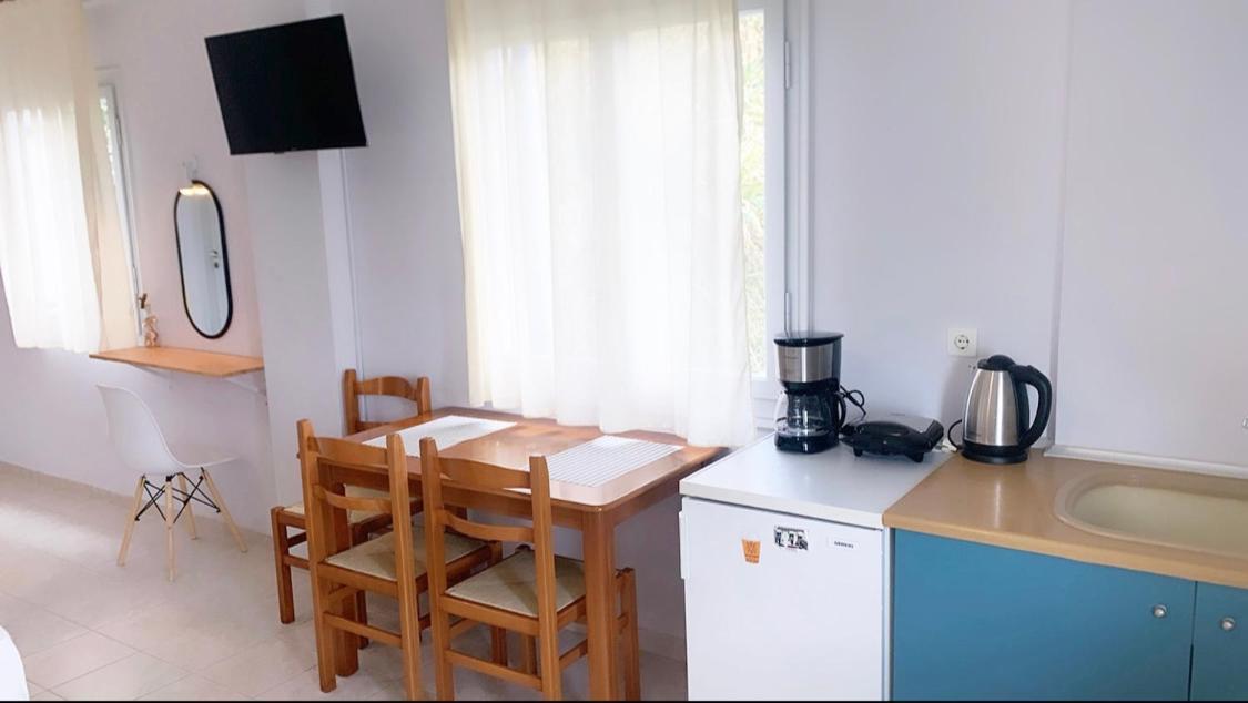 פיניקונטה Ilias Apartments מראה חיצוני תמונה