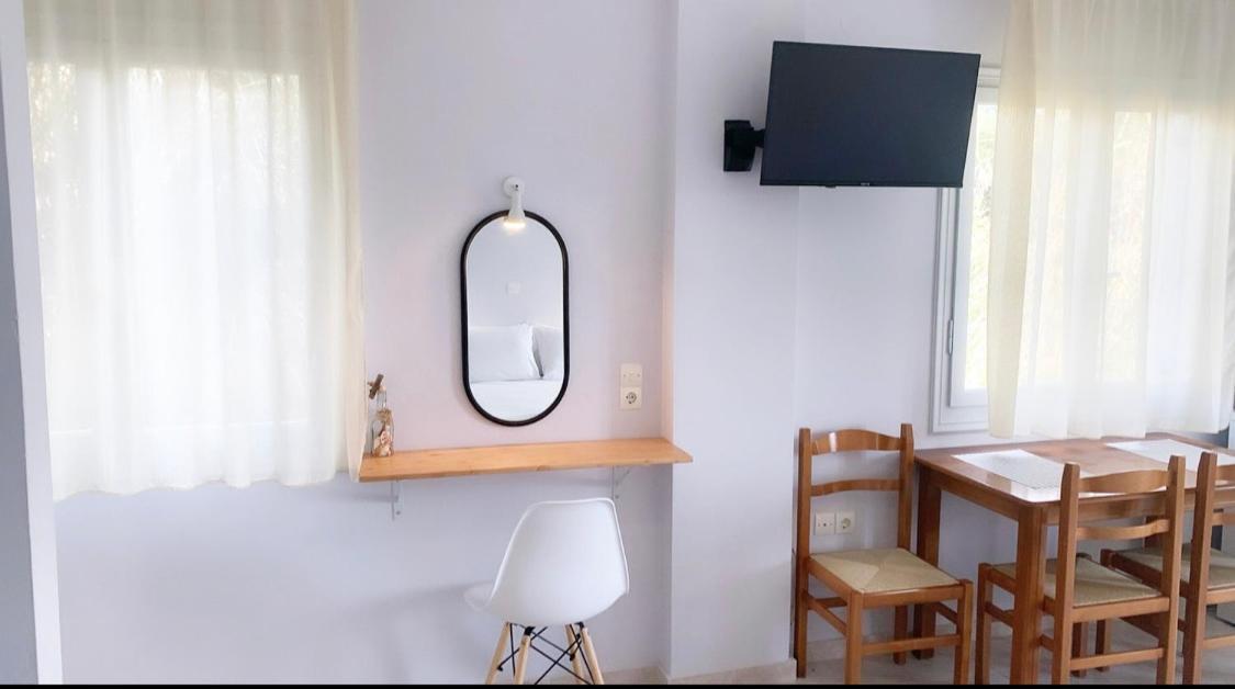 פיניקונטה Ilias Apartments מראה חיצוני תמונה