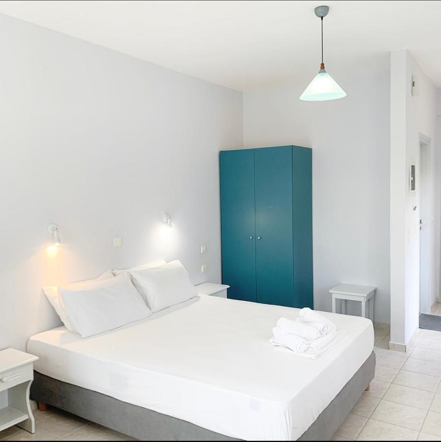 פיניקונטה Ilias Apartments מראה חיצוני תמונה