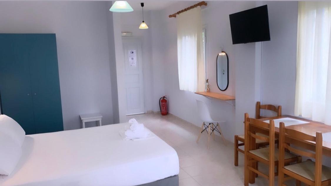 פיניקונטה Ilias Apartments מראה חיצוני תמונה