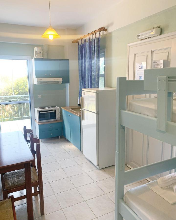 פיניקונטה Ilias Apartments מראה חיצוני תמונה
