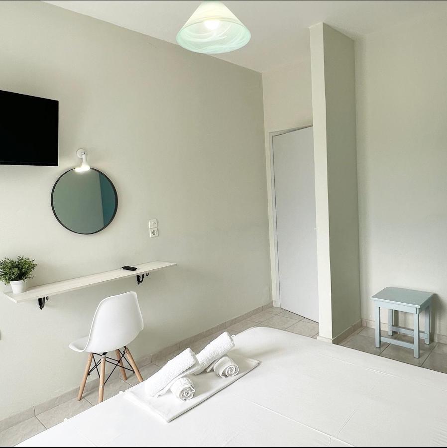 פיניקונטה Ilias Apartments מראה חיצוני תמונה