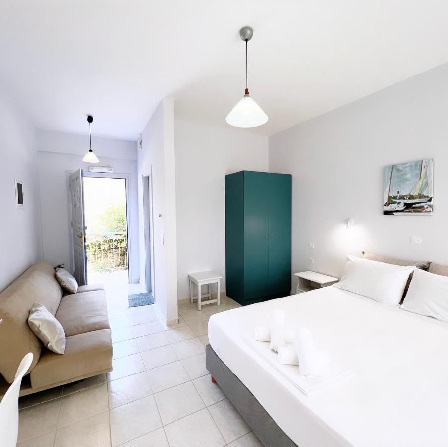 פיניקונטה Ilias Apartments מראה חיצוני תמונה