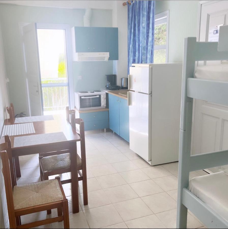 פיניקונטה Ilias Apartments מראה חיצוני תמונה