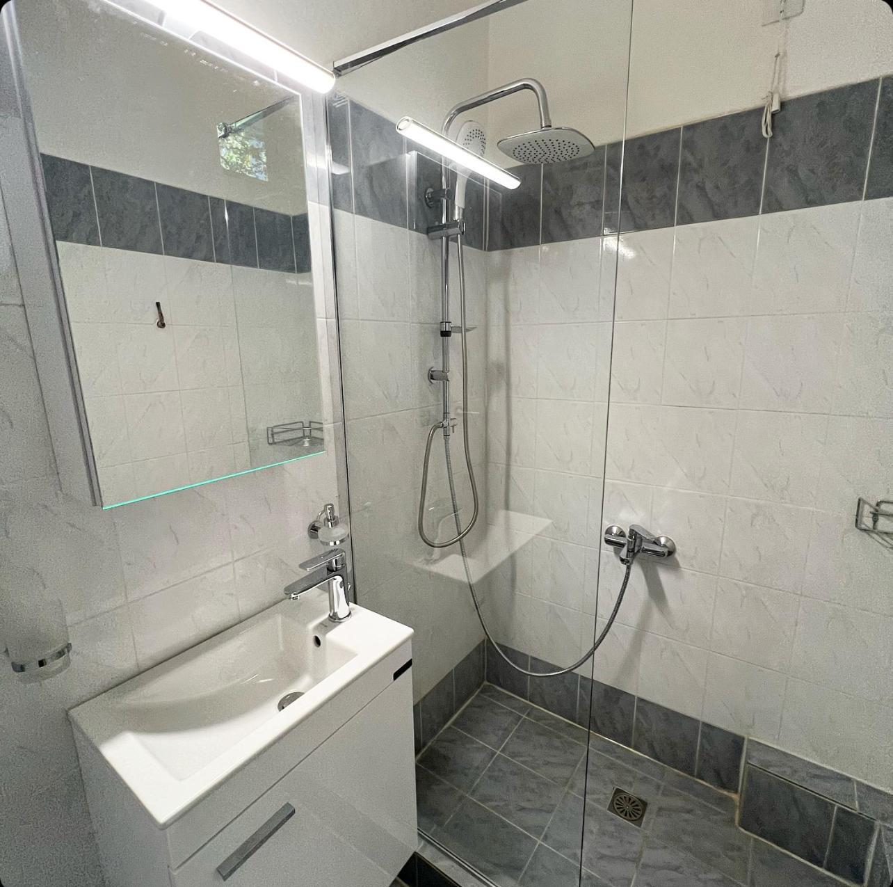 פיניקונטה Ilias Apartments מראה חיצוני תמונה