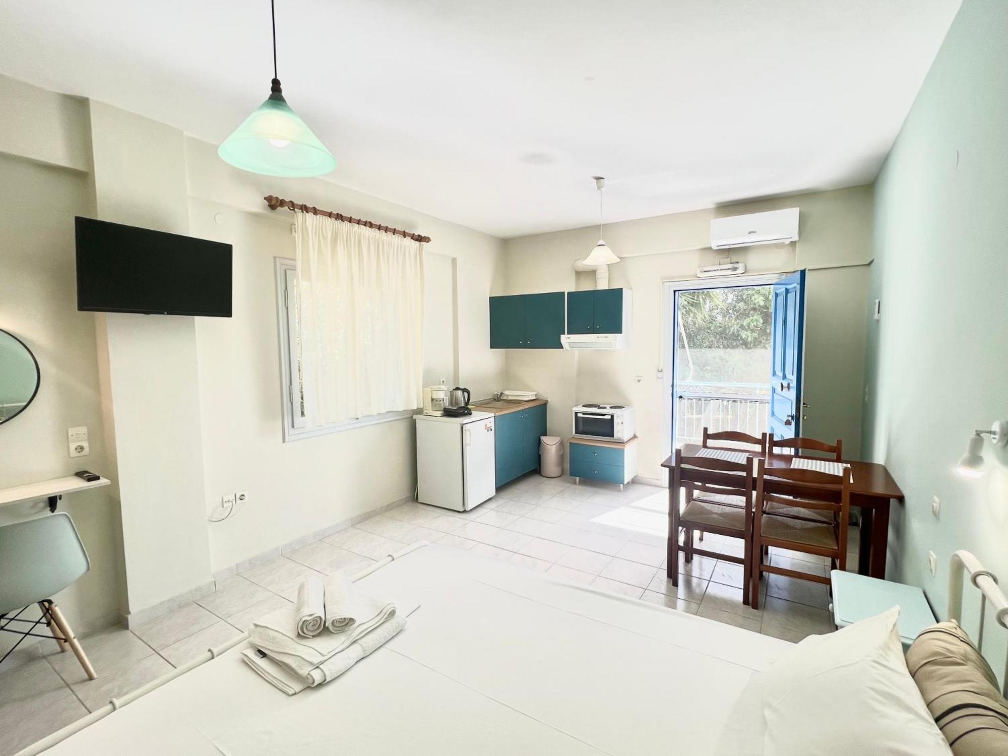 פיניקונטה Ilias Apartments מראה חיצוני תמונה