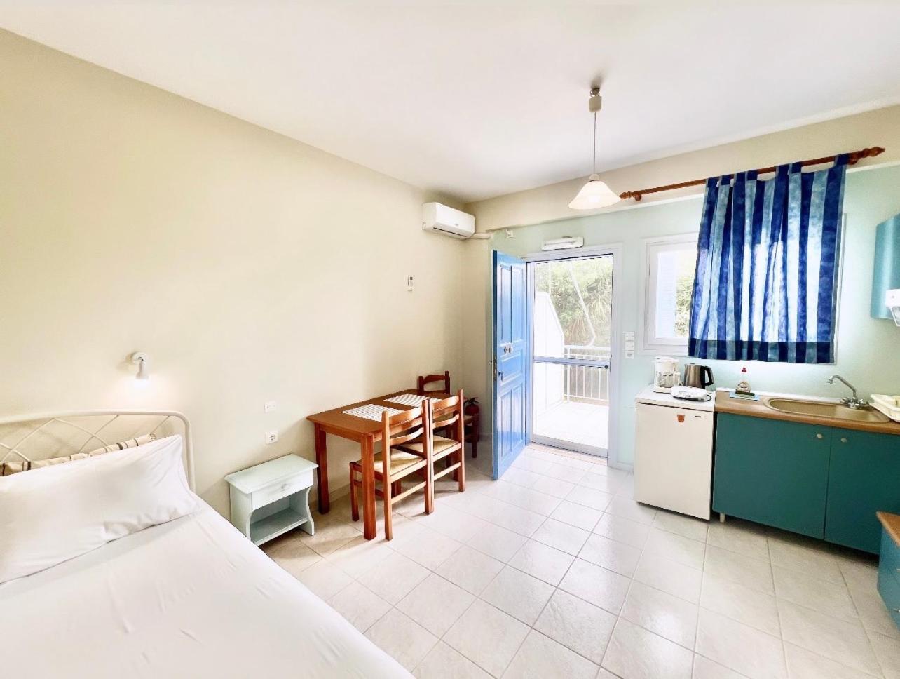 פיניקונטה Ilias Apartments חדר תמונה